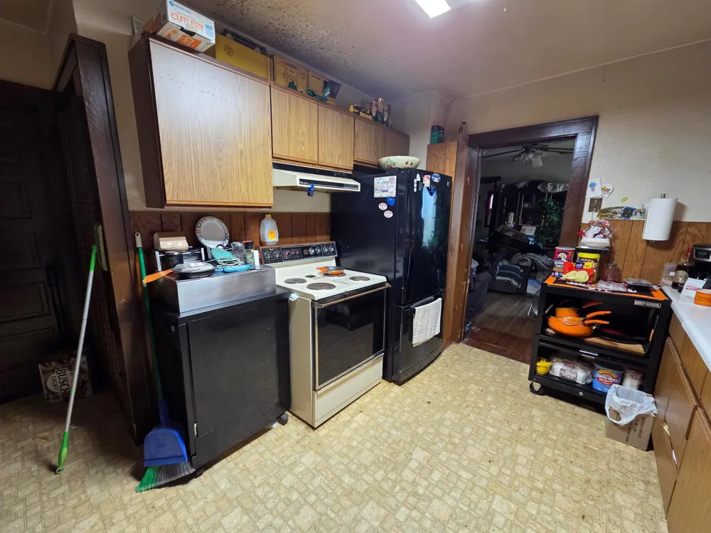 204 EAST ST S Stirum, ND 58069