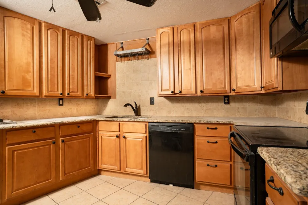 823 S Water Street #5F Corpus Christi, TX 78401