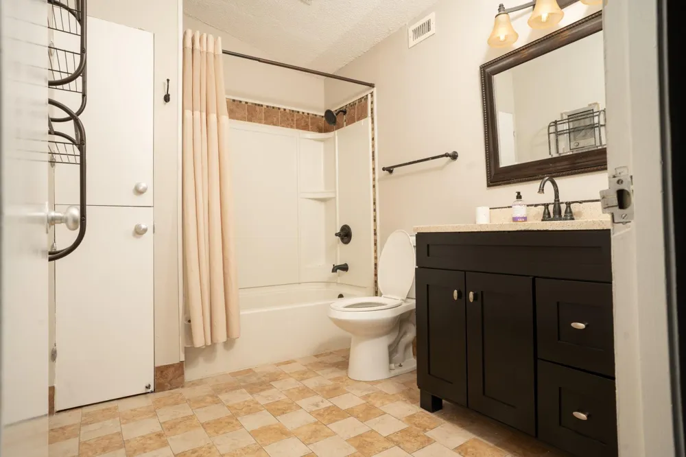 823 S Water Street #5F Corpus Christi, TX 78401