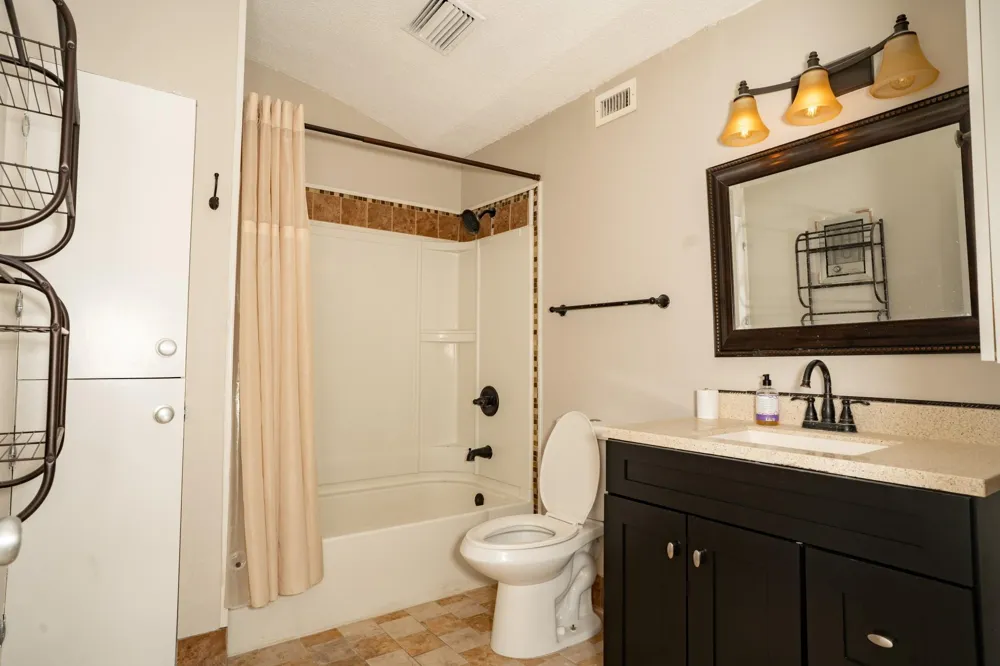 823 S Water Street #5F Corpus Christi, TX 78401