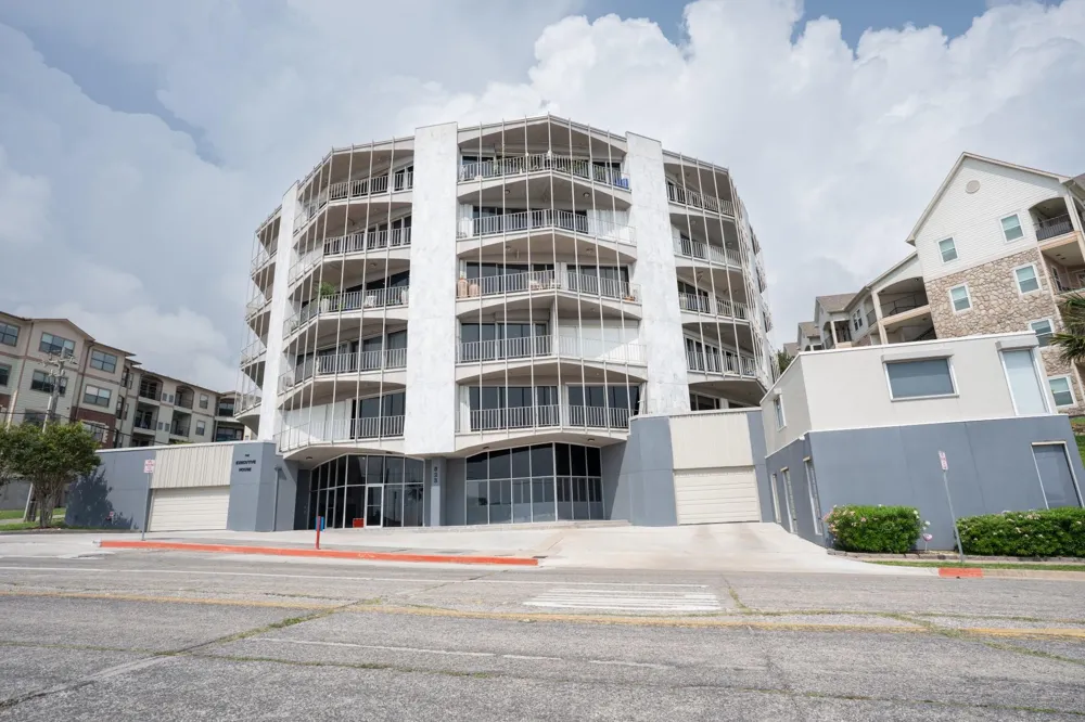 823 S Water Street #5F Corpus Christi, TX 78401