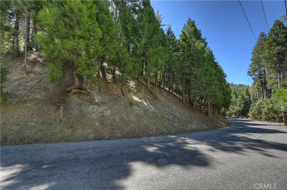 413 Merrimack Lake Arrowhead, CA 92352
