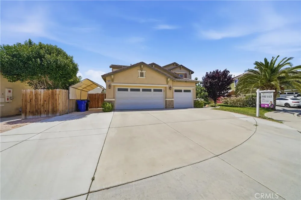 13825 Hawk Court Victorville, CA 92394