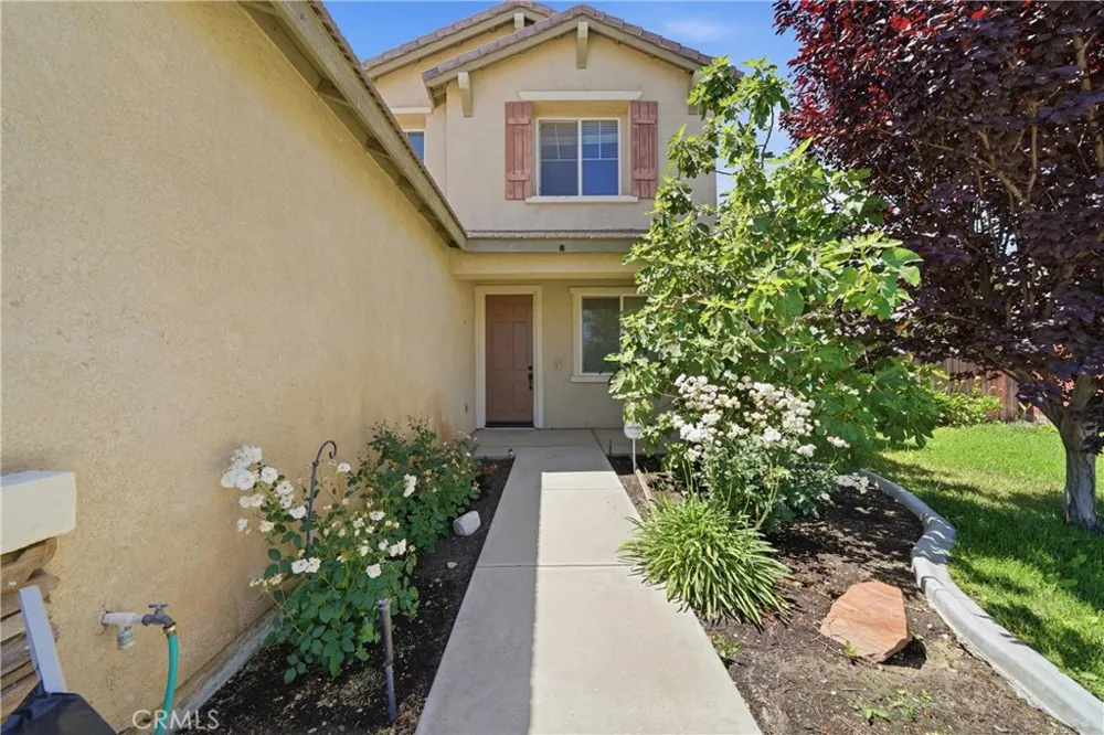 13825 Hawk Court Victorville, CA 92394