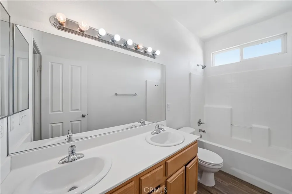 13825 Hawk Court Victorville, CA 92394
