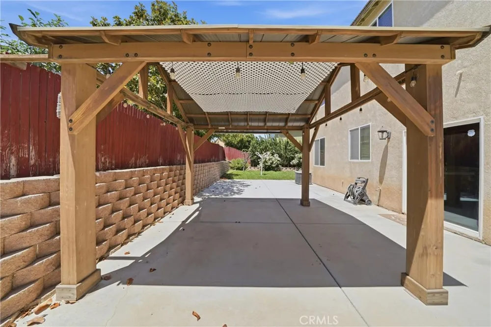 13825 Hawk Court Victorville, CA 92394