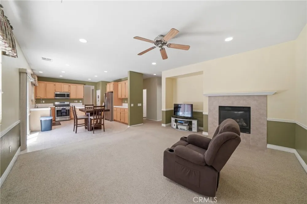 13825 Hawk Court Victorville, CA 92394