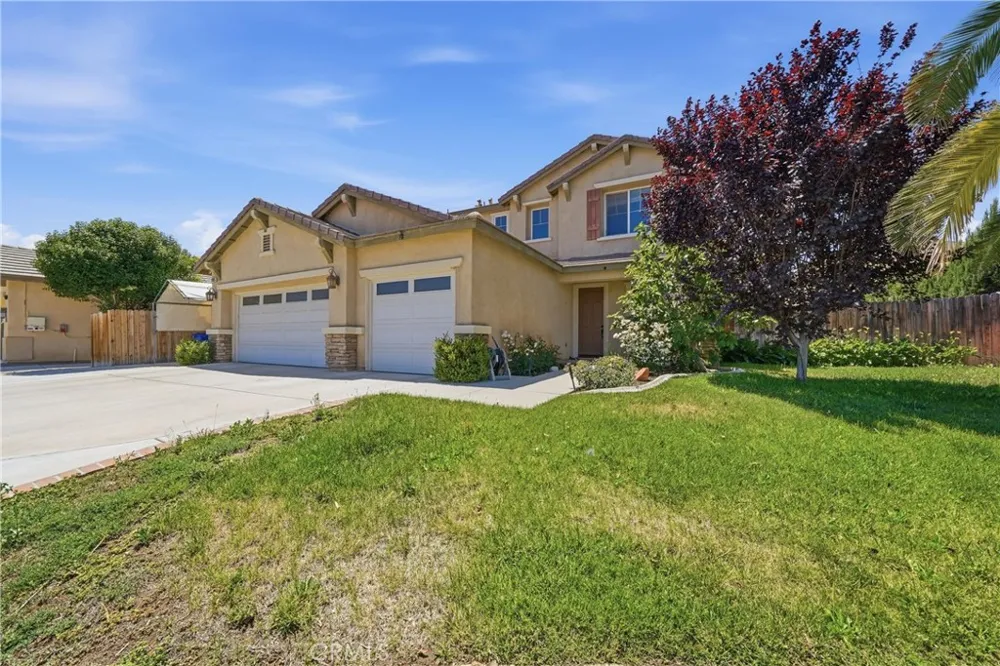 13825 Hawk Court Victorville, CA 92394