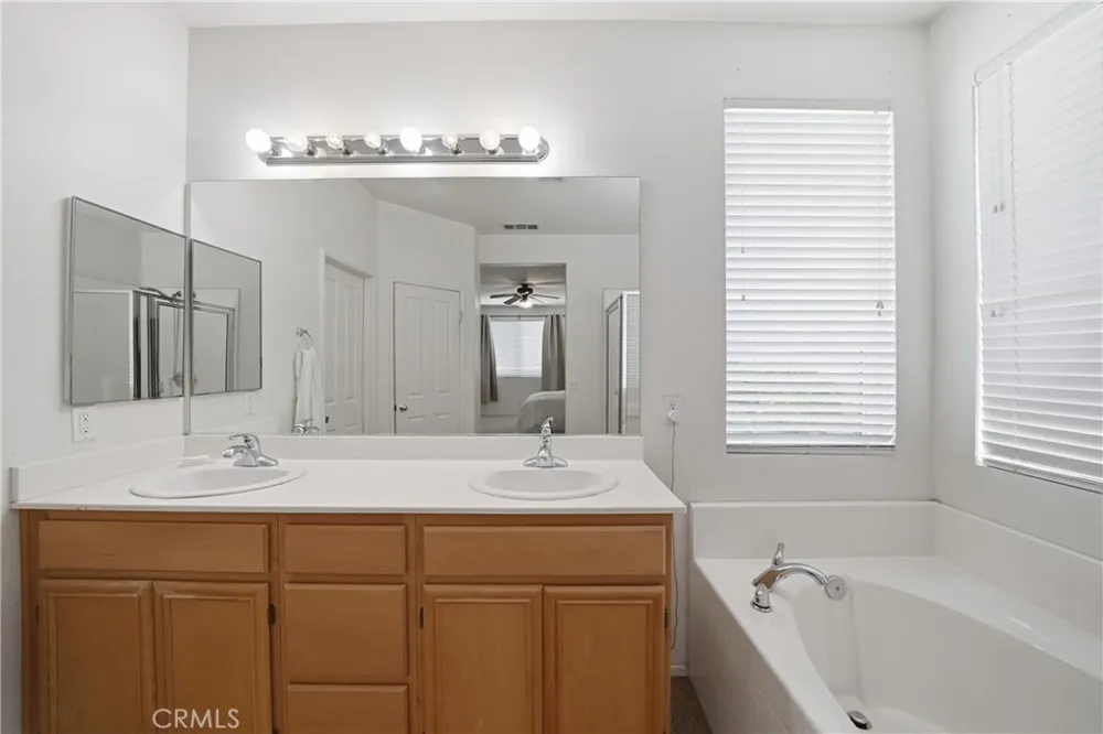 13825 Hawk Court Victorville, CA 92394