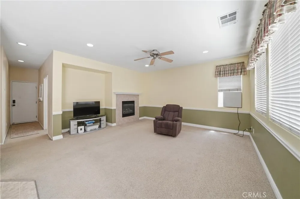 13825 Hawk Court Victorville, CA 92394