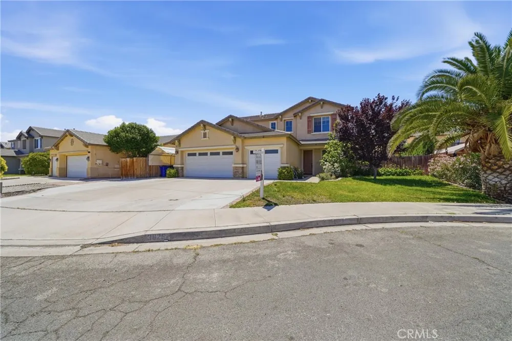 13825 Hawk Court Victorville, CA 92394
