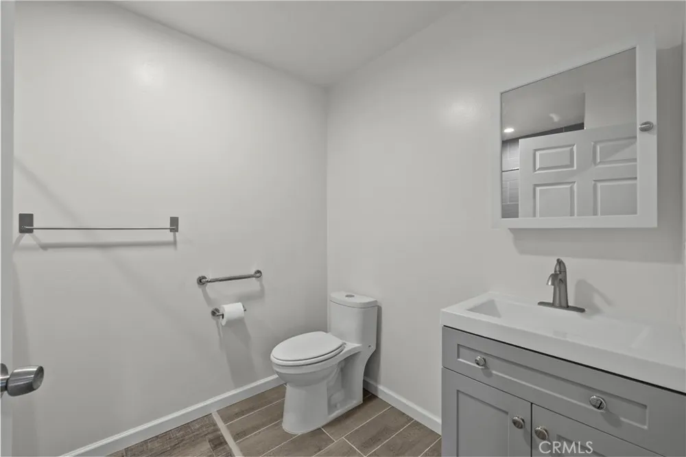 15559 Sorbonne Sylmar, CA 91342