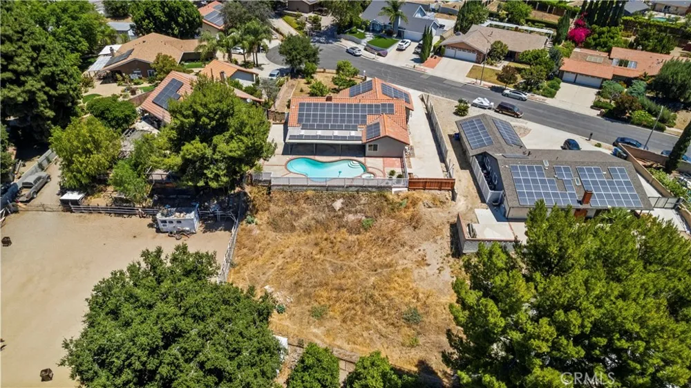15559 Sorbonne Sylmar, CA 91342