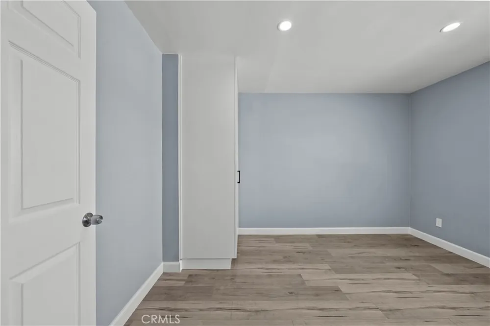 15559 Sorbonne Sylmar, CA 91342