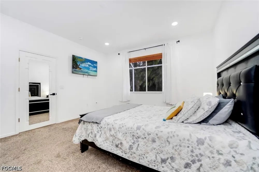 Fall Creek Court Naples, FL 34114