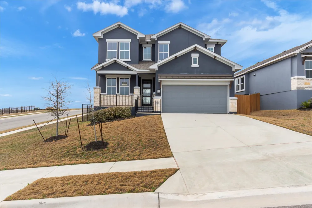 8500 Red Bottle Brush Road