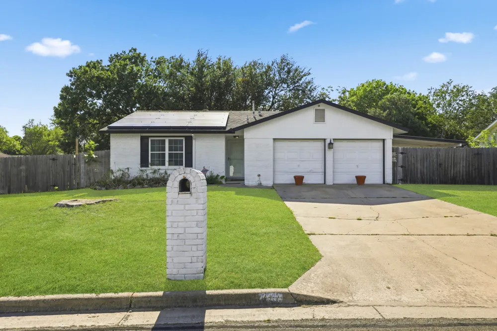 7106 Moat Cove