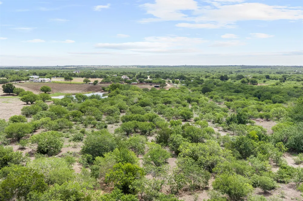 3315 Dry Creek Road Lockhart, TX 78644