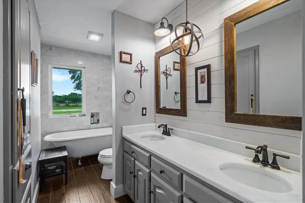 132 Private Road 7105 Edgewood, TX 75117