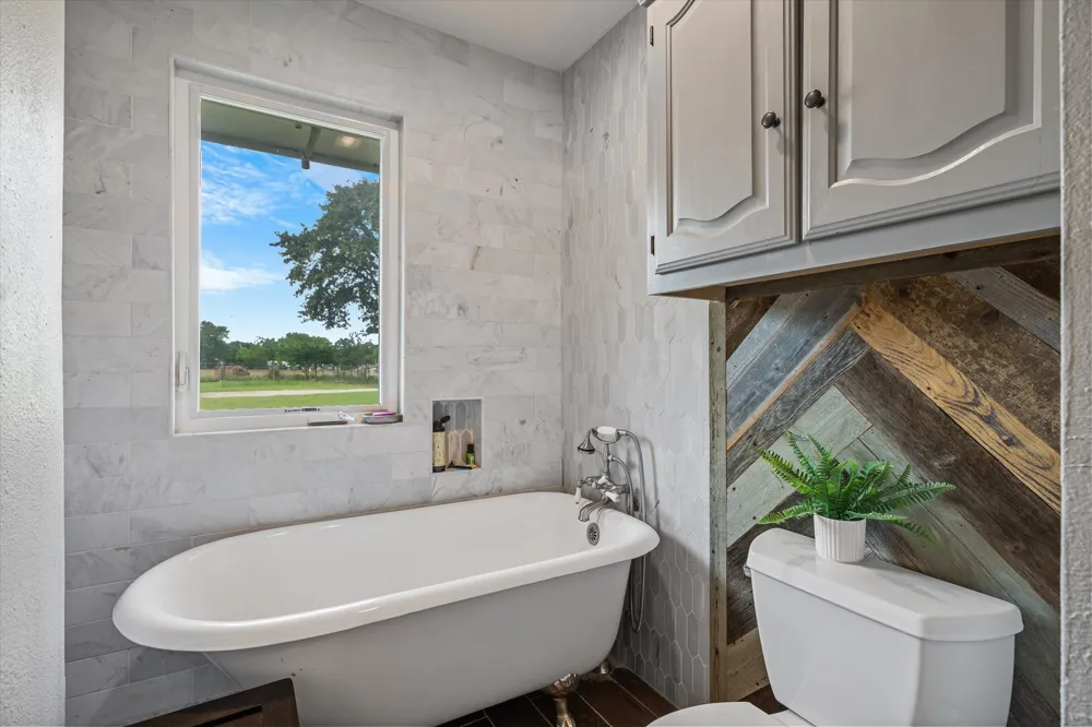 132 Private Road 7105 Edgewood, TX 75117