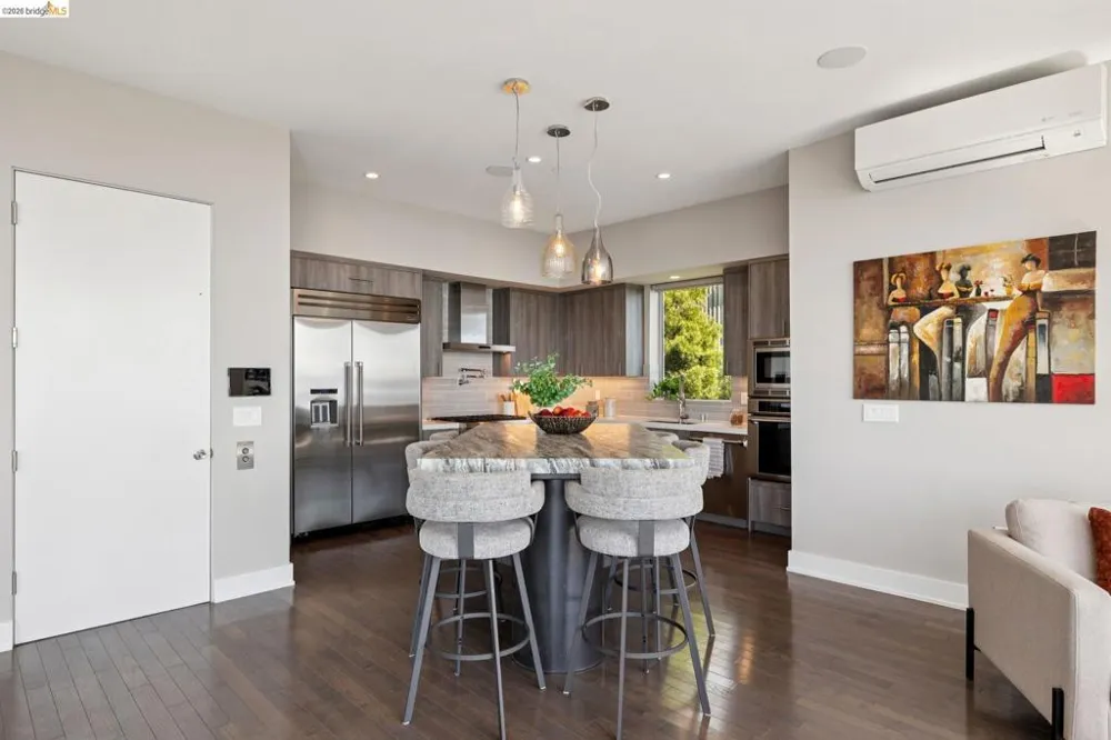 25 Diablo Dr Oakland, CA 94611