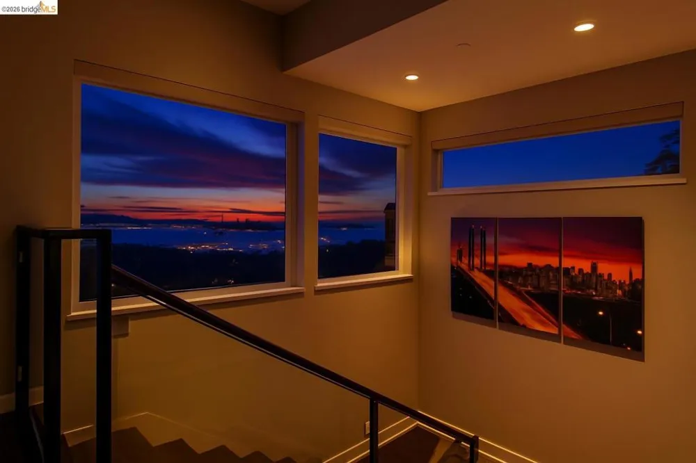 25 Diablo Dr Oakland, CA 94611