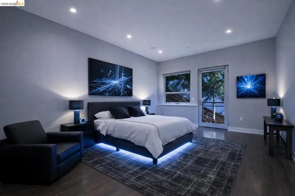 25 Diablo Dr Oakland, CA 94611