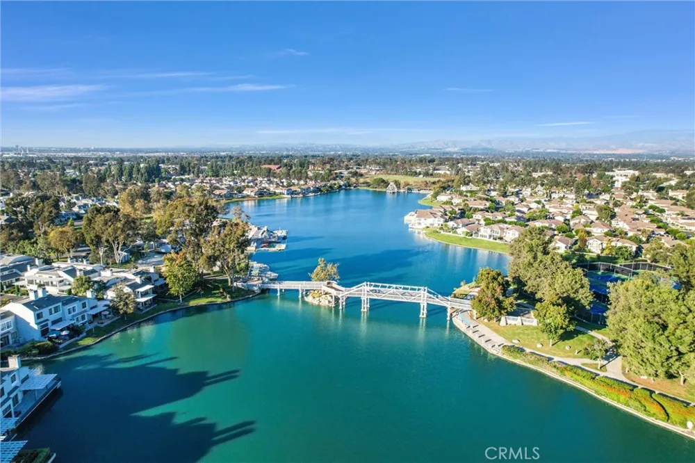 88 Greenmoor Irvine, CA 92614