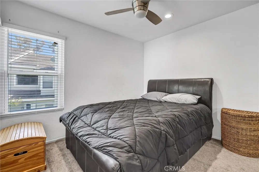 88 Greenmoor Irvine, CA 92614