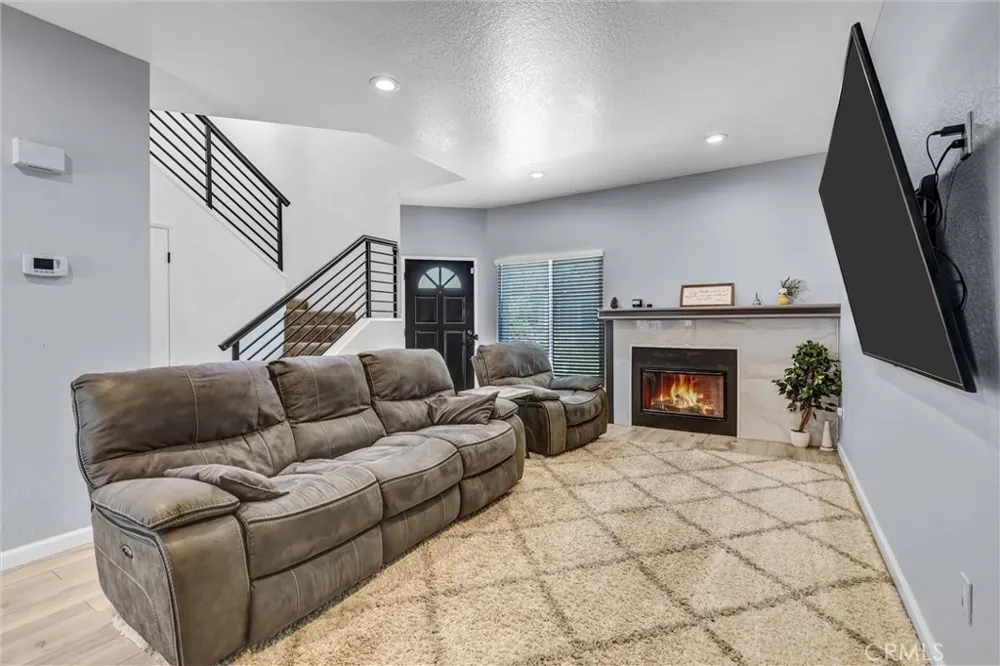 88 Greenmoor Irvine, CA 92614