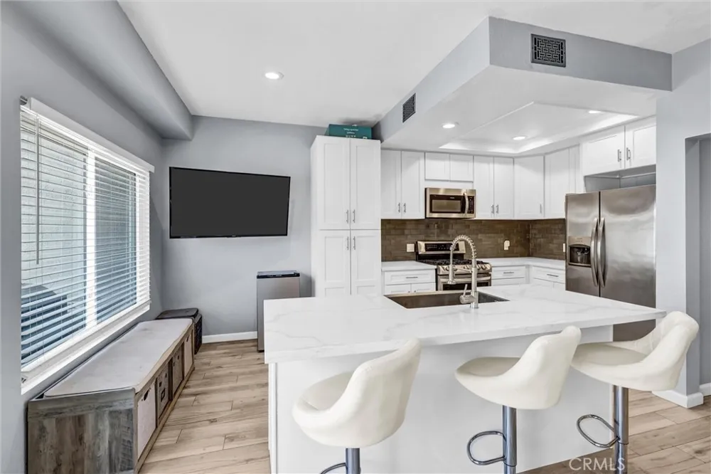 88 Greenmoor Irvine, CA 92614