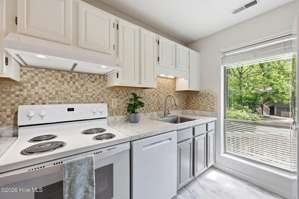 7601 Windward Drive New Bern, NC 28560