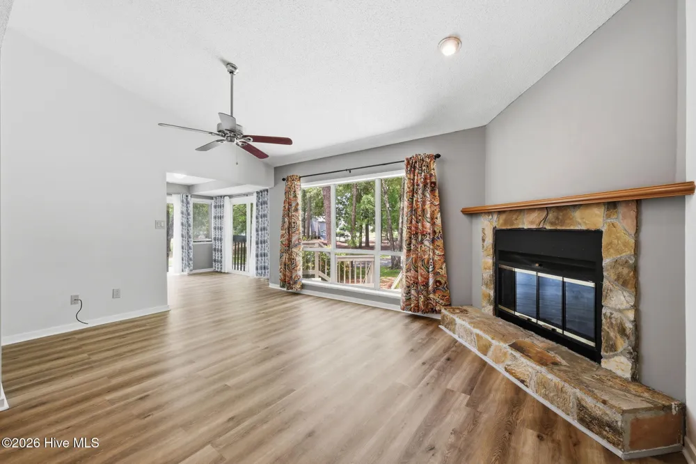 7601 Windward Drive New Bern, NC 28560