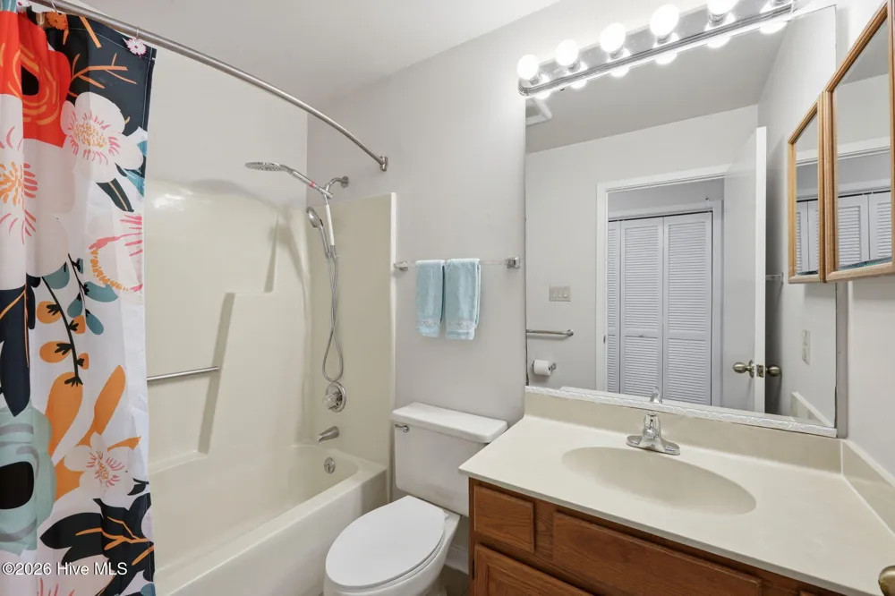 7601 Windward Drive New Bern, NC 28560