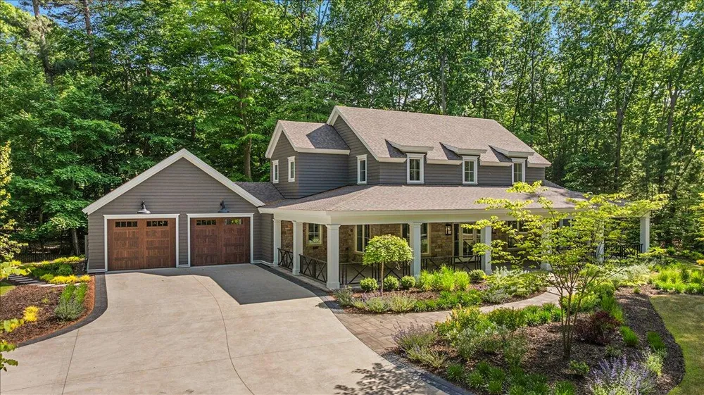 317 Lakeshore Avenue Park Township, MI 49424