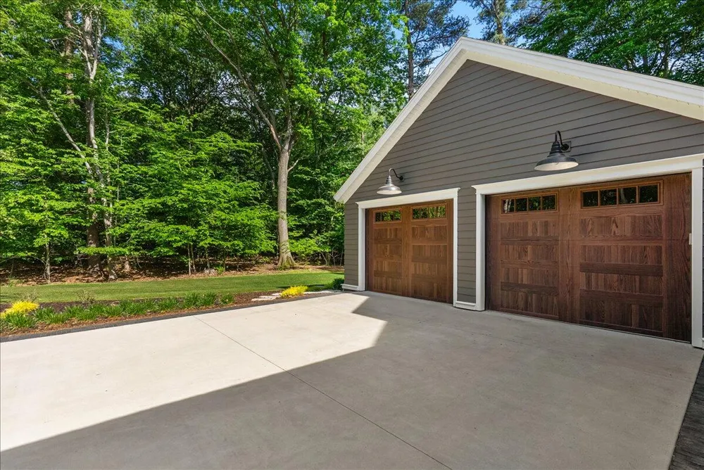 317 Lakeshore Avenue Park Township, MI 49424