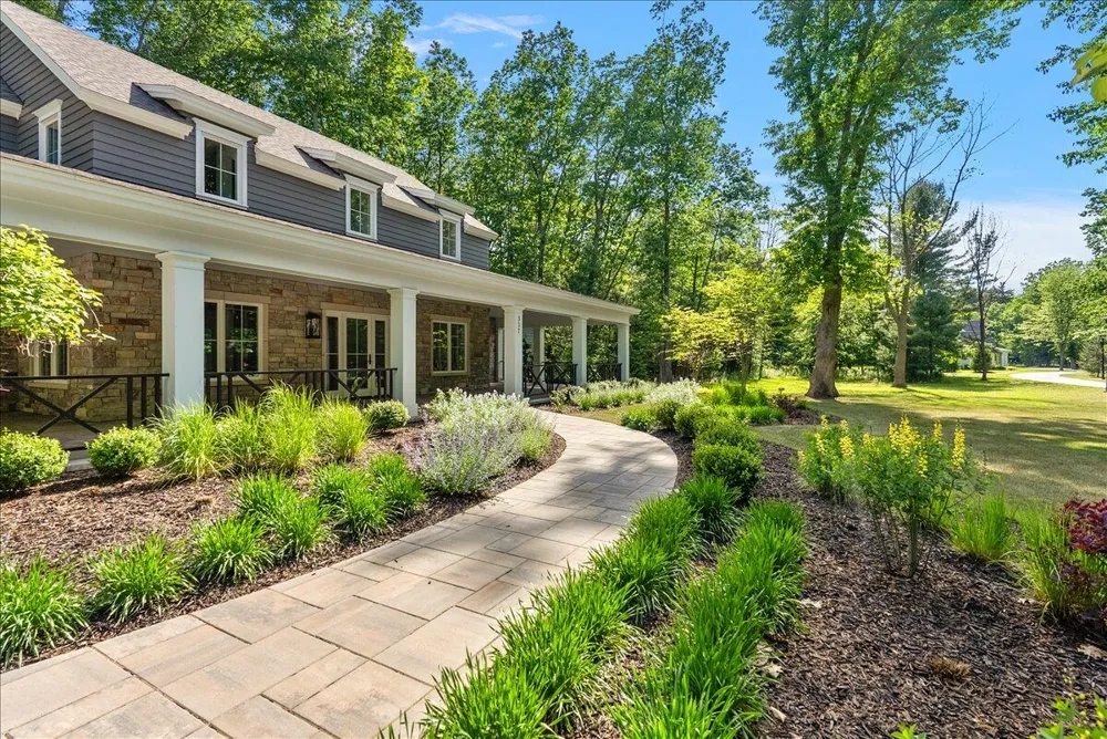 317 Lakeshore Avenue Park Township, MI 49424