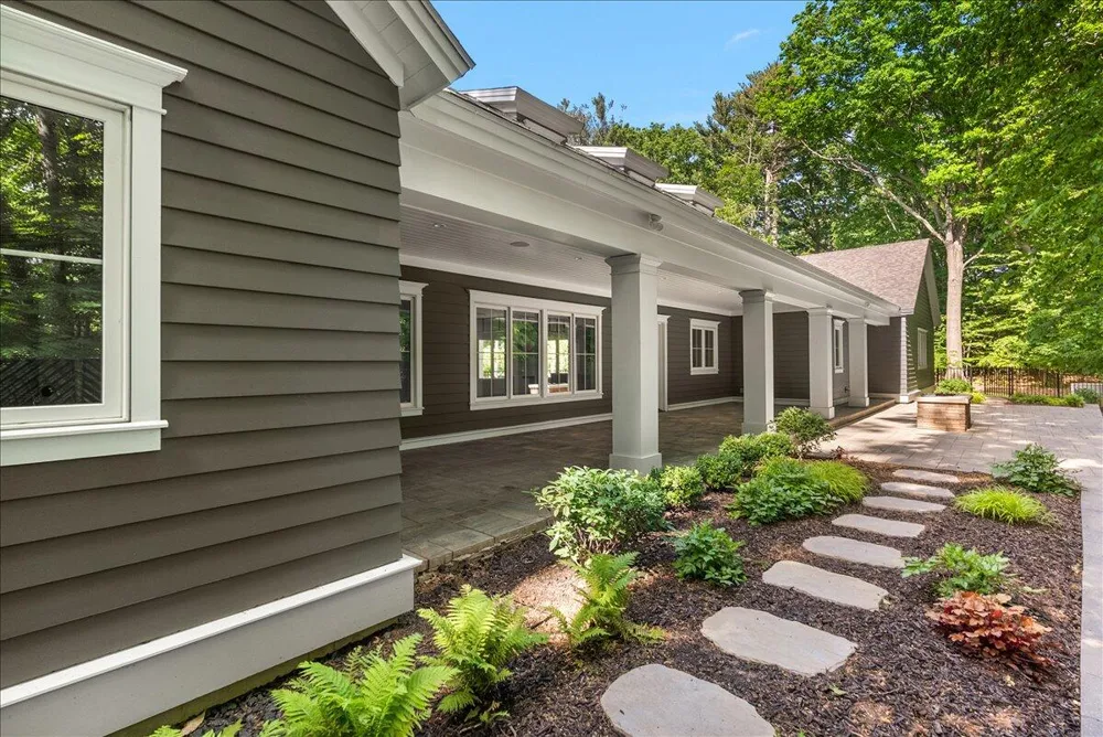 317 Lakeshore Avenue Park Township, MI 49424