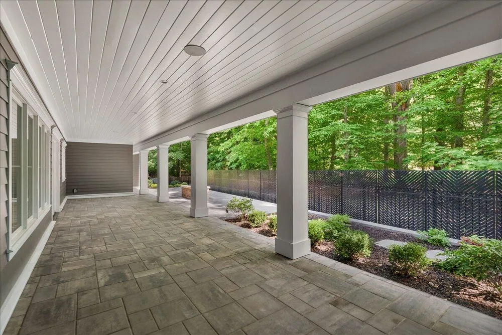 317 Lakeshore Avenue Park Township, MI 49424