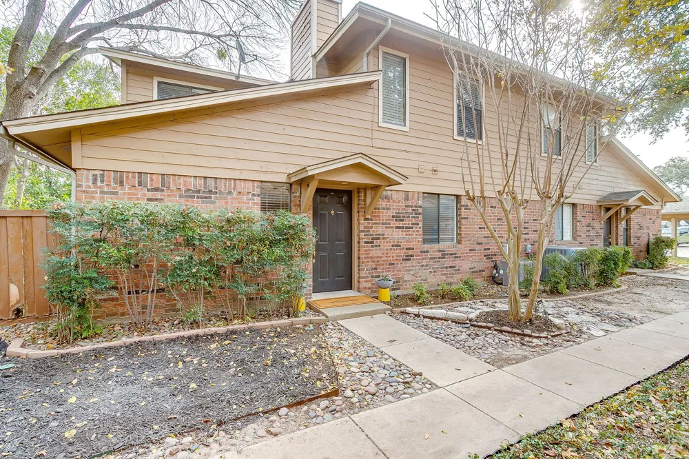5714 Cedar Creek Drive Benbrook, TX 76109