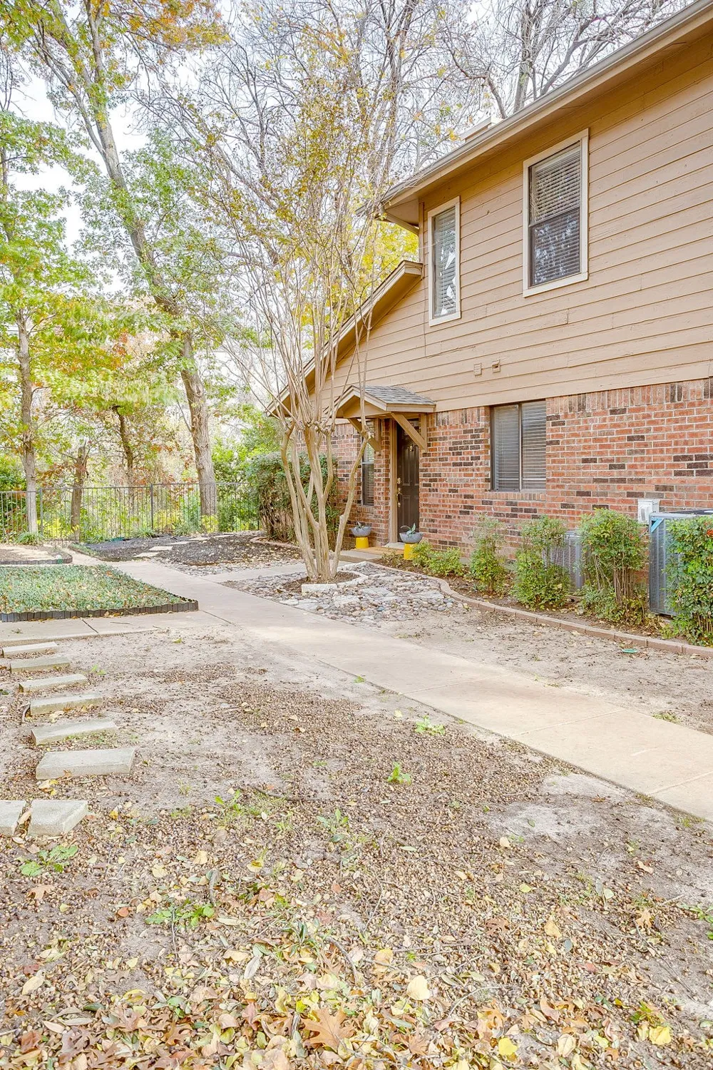 5714 Cedar Creek Drive Benbrook, TX 76109