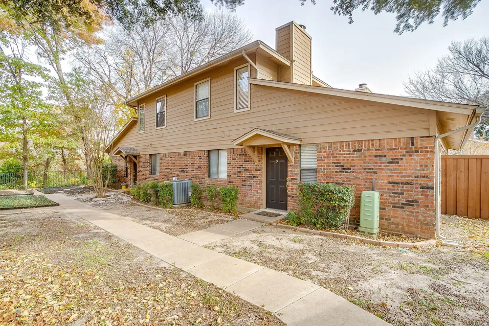5714 Cedar Creek Drive Benbrook, TX 76109