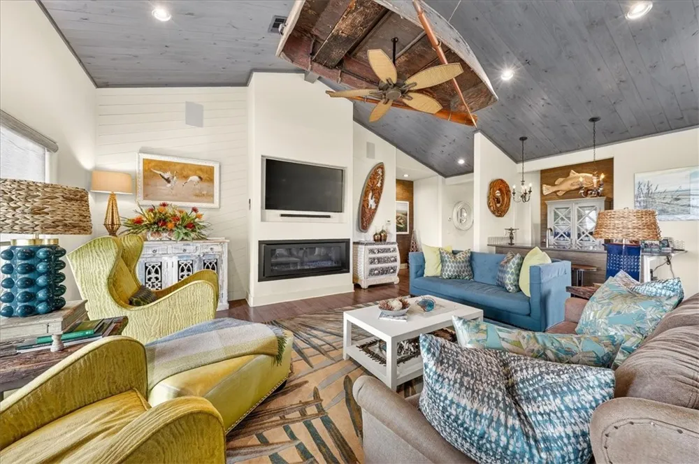 822 Oceanside Port Aransas, TX 78373