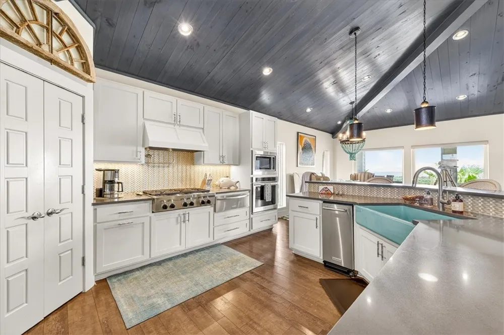 822 Oceanside Port Aransas, TX 78373
