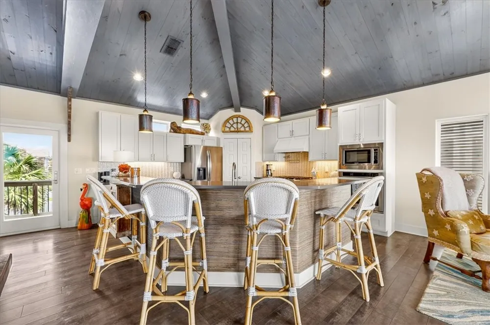 822 Oceanside Port Aransas, TX 78373
