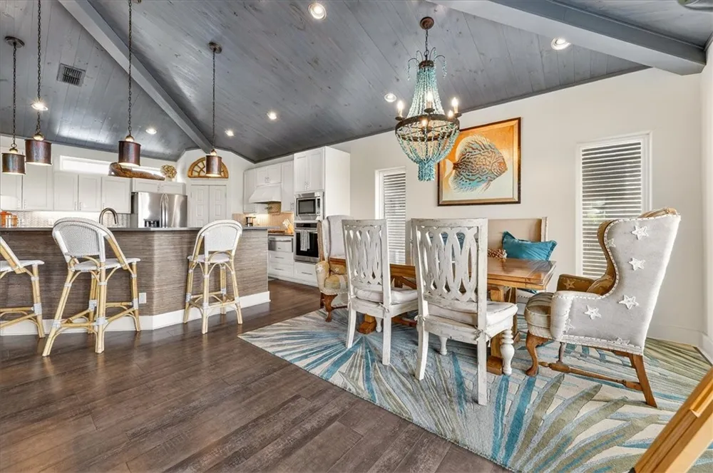 822 Oceanside Port Aransas, TX 78373