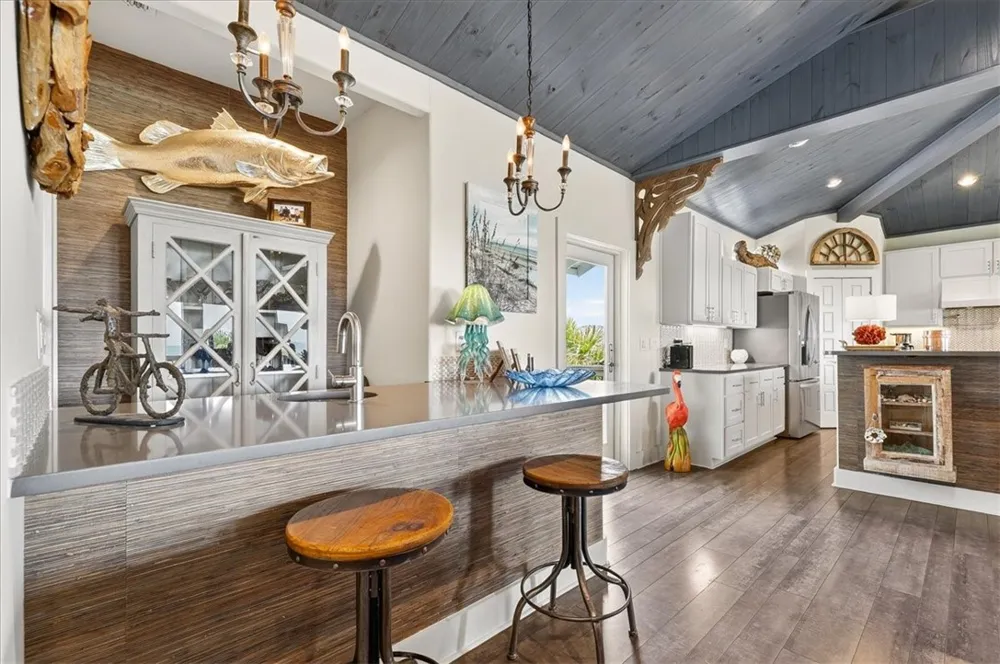 822 Oceanside Port Aransas, TX 78373