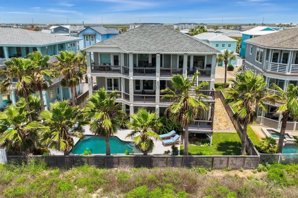 822 Oceanside Port Aransas, TX 78373