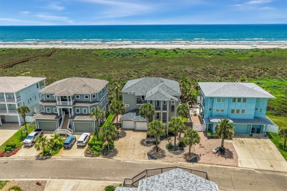 822 Oceanside Port Aransas, TX 78373