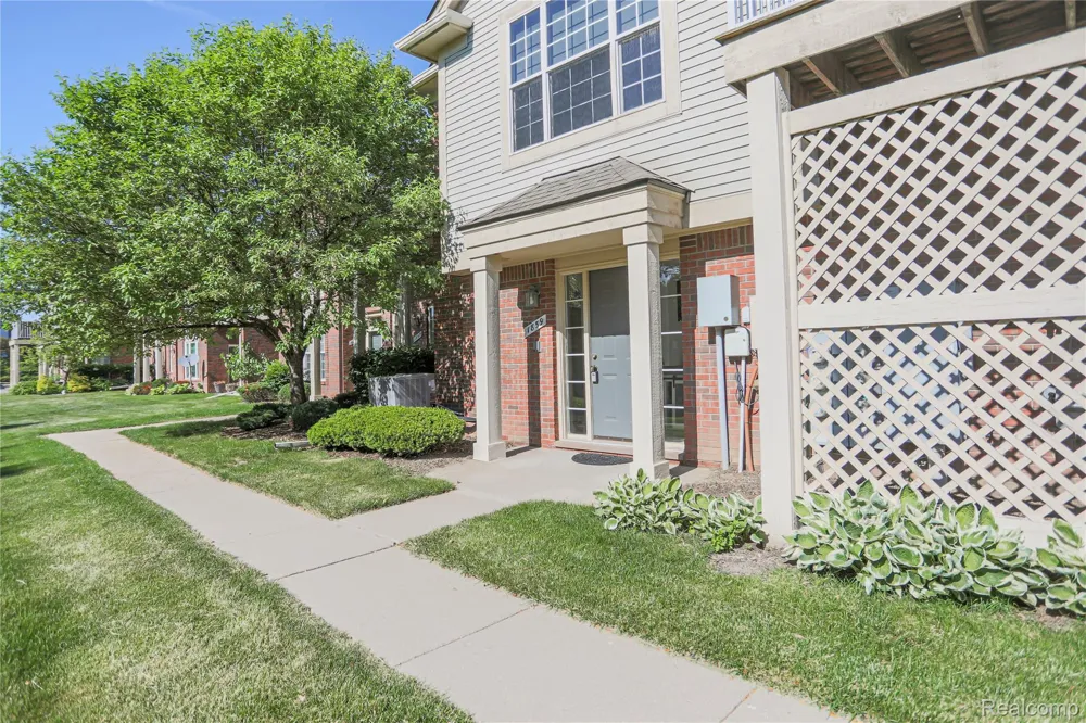 1859 Flagstone Circle Rochester City, MI 48307